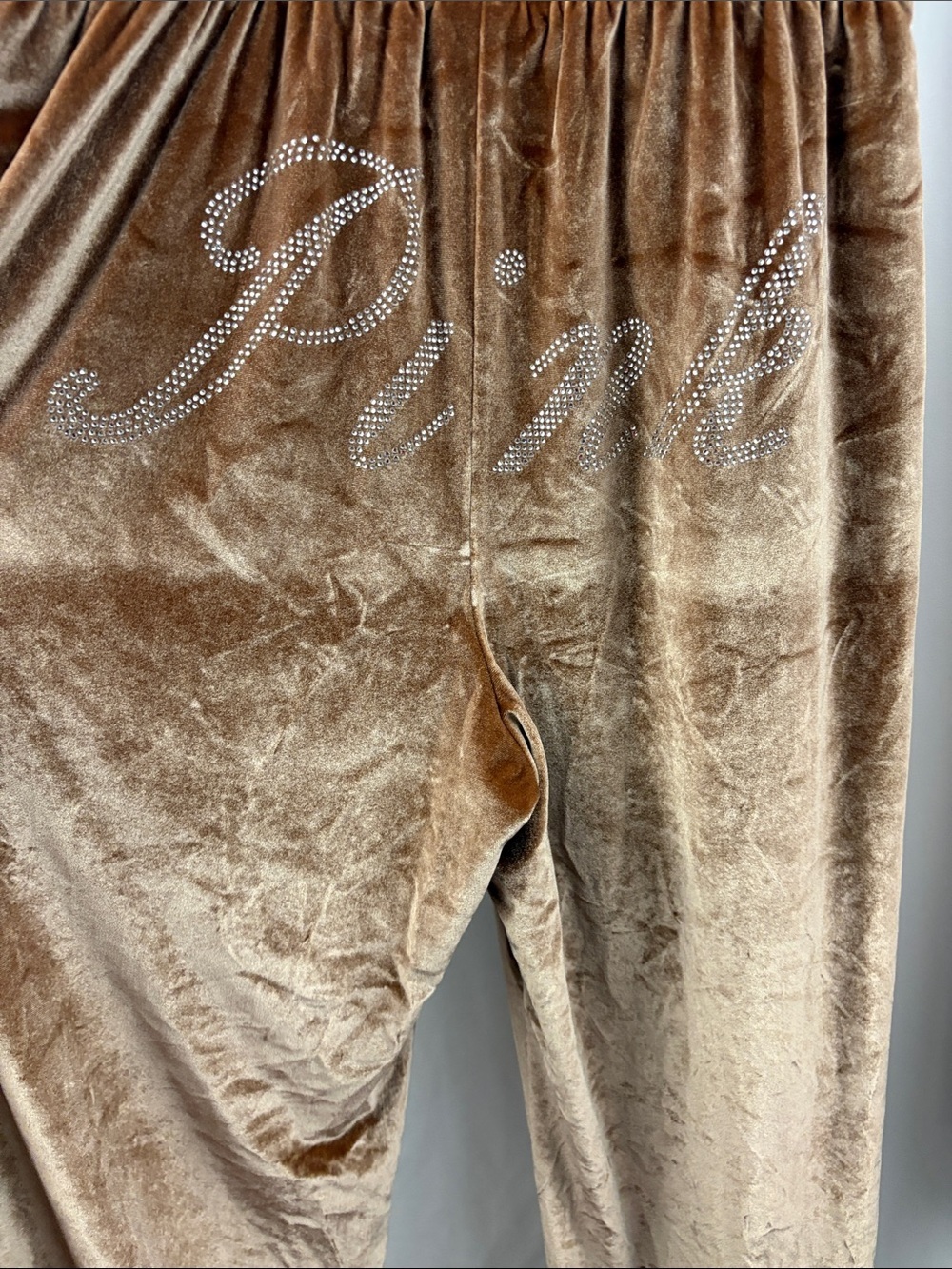 PINK Victoria’s Secret Velour Track Suit Women’s Size S/M Tan 2 Pc Rhinestone - Picture 9 of 9
